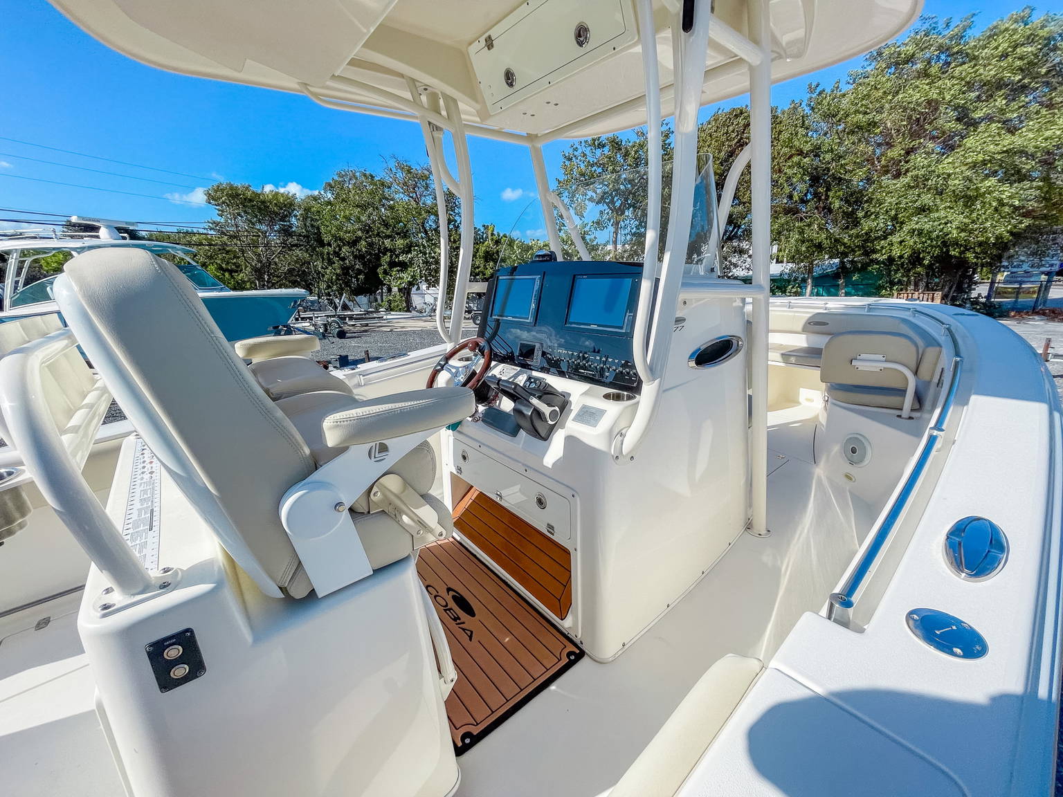 Alternative image of Cobia 277 CC in Florida Keys, FL