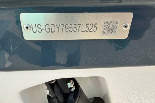 New 2025 Hurricane SunDeck 3200 OB #9557 image 17