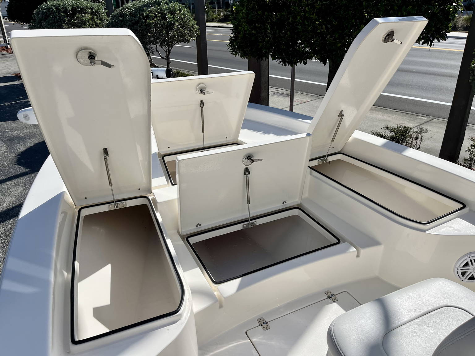 Alternative image of Pathfinder 2600 HPS in Vero Beach, FL