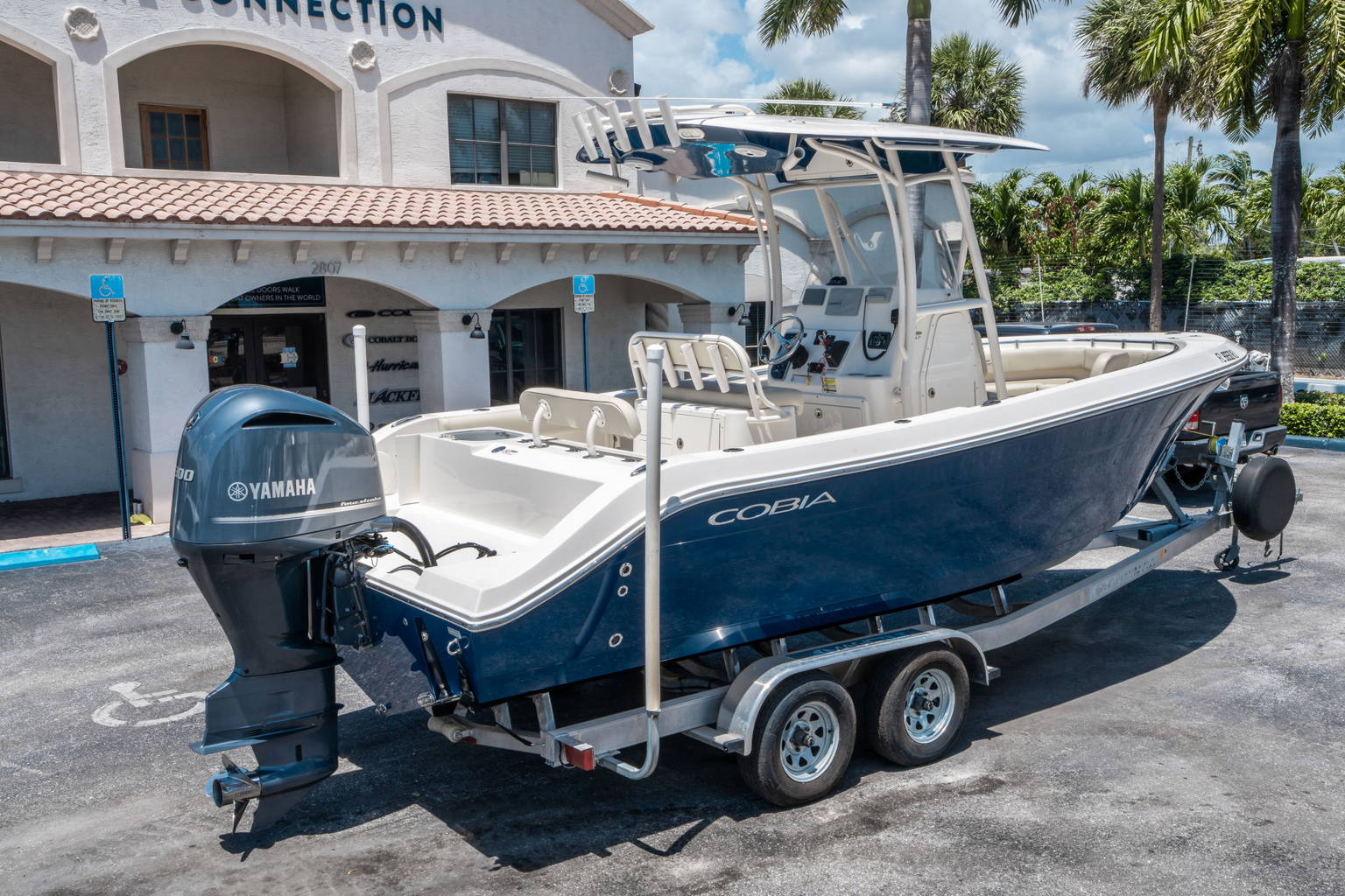 Used 2017 Cobia 237 CC #РО52 image 2
