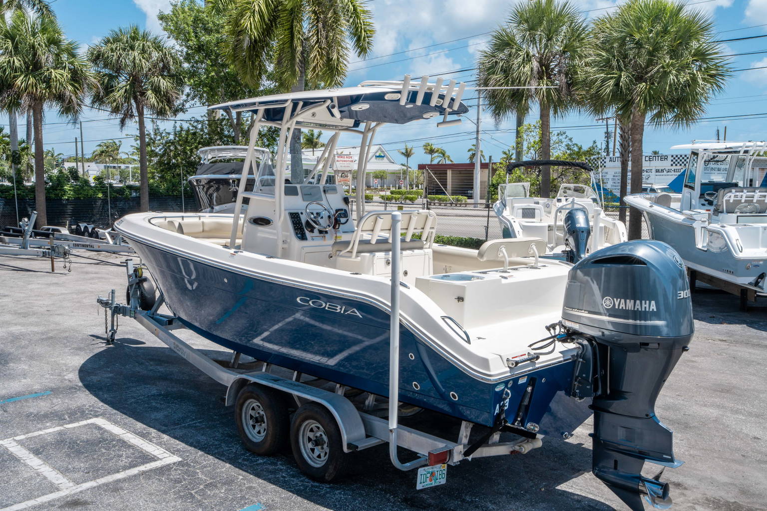 Used 2017 Cobia 237 CC #РО52 image 4