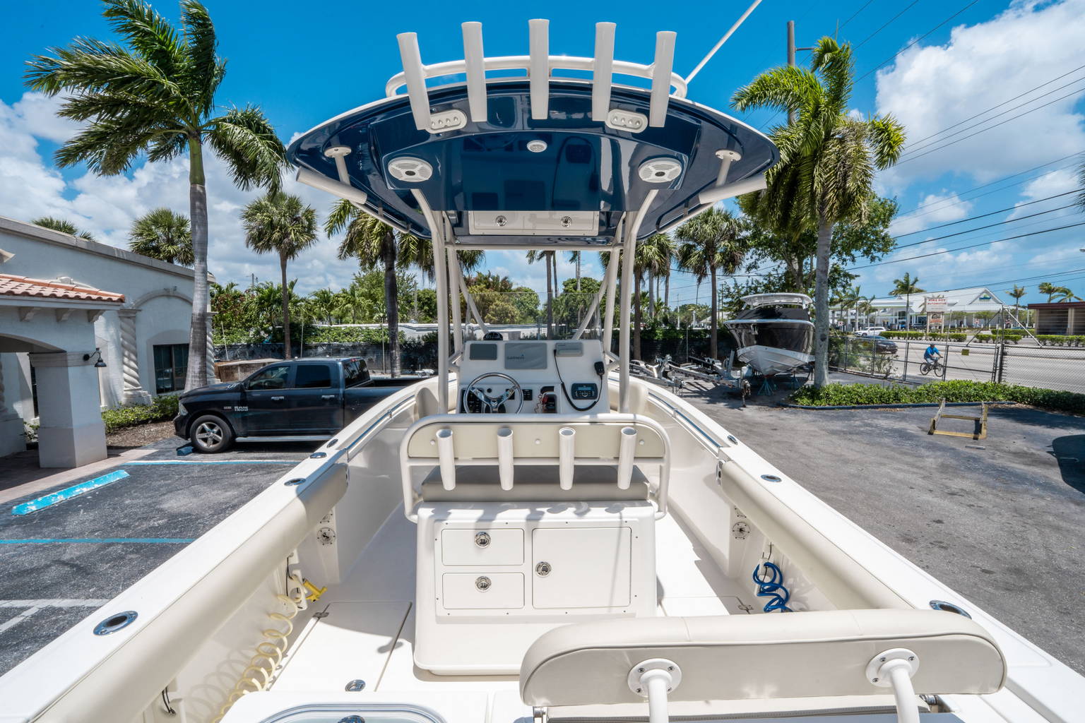Used 2017 Cobia 237 CC #РО52 image 9