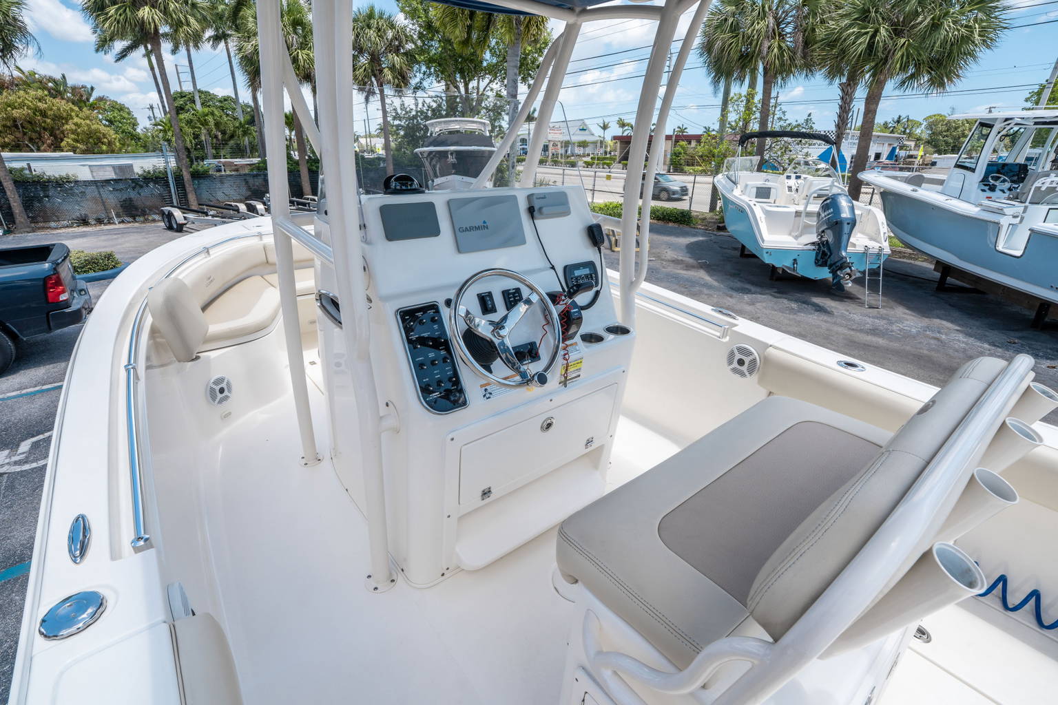 Used 2017 Cobia 237 CC #РО52 image 19