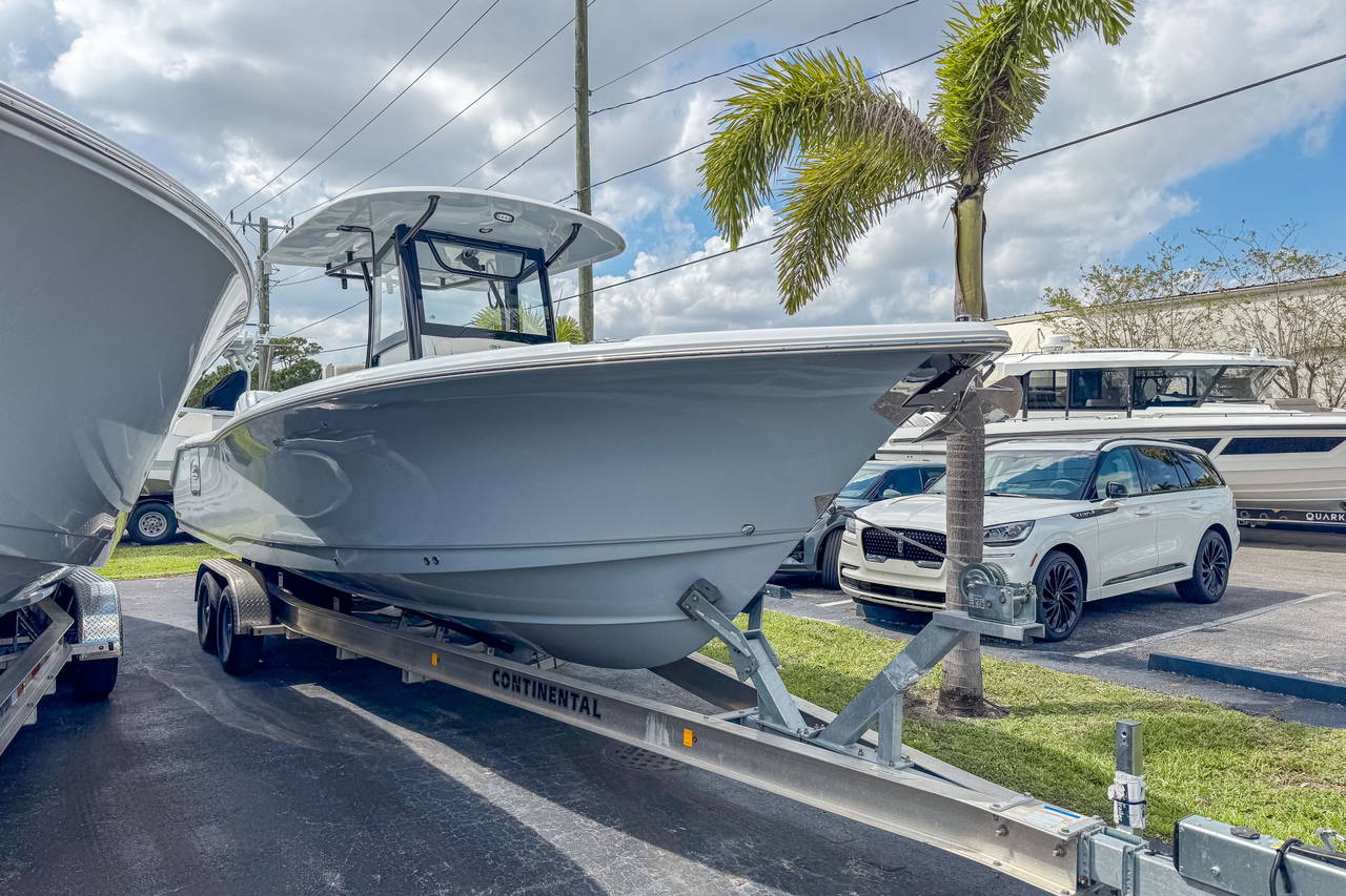 Alternative image of Sea Hunt Ultra 305 SE in West Palm Beach, FL