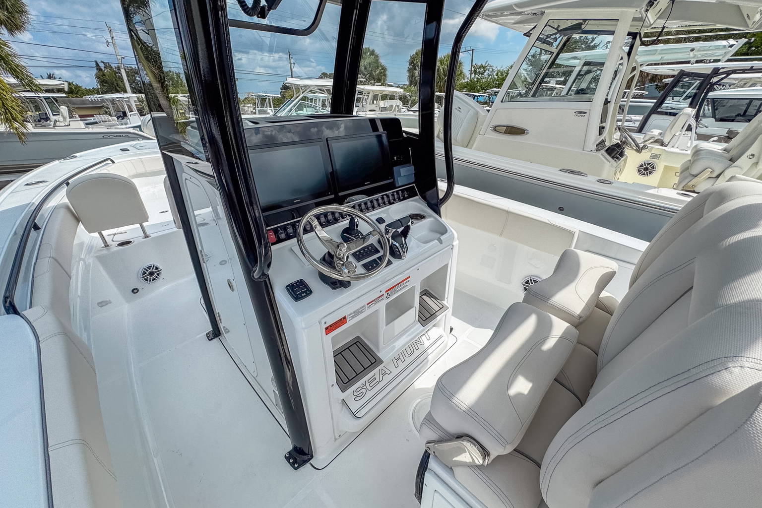 New 2025 Sea Hunt Ultra 305 SE #0090 image 10