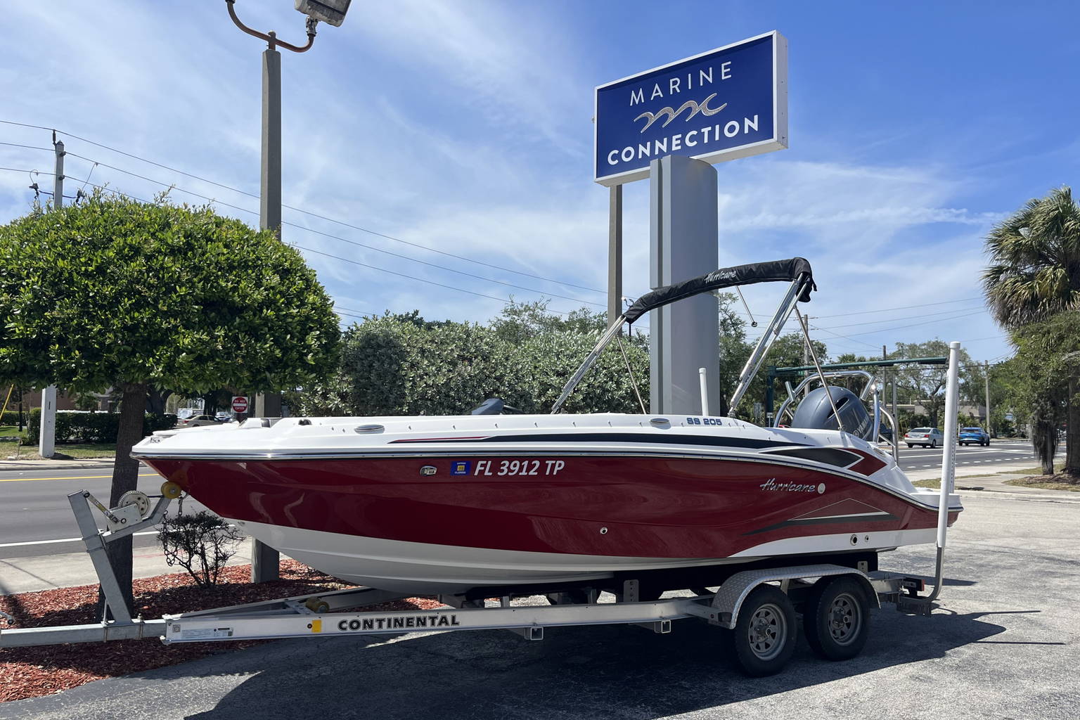 Used 2023 Hurricane 205 Sundeck Sport OB #0004 image 3