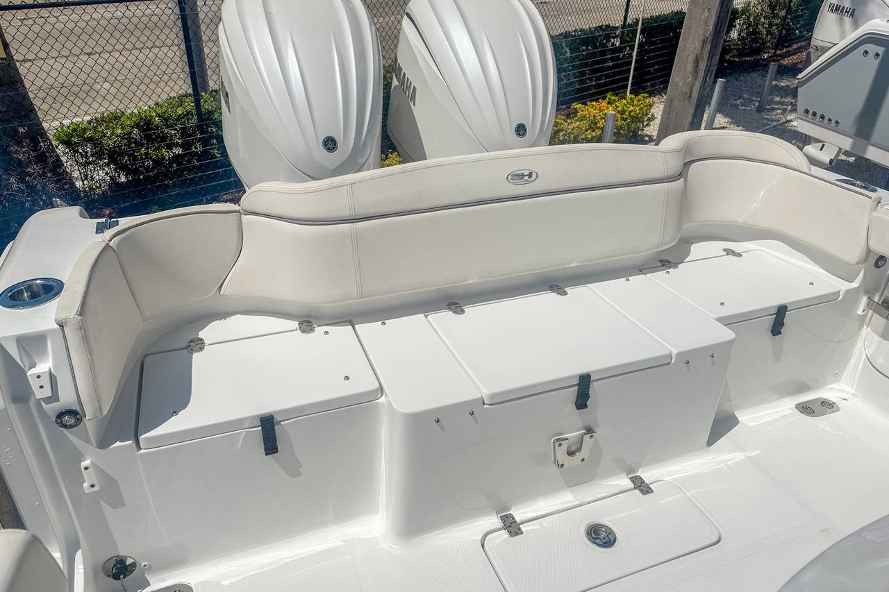 Alternative image of Sea Hunt Ultra 305 SE in Fort Lauderdale, FL