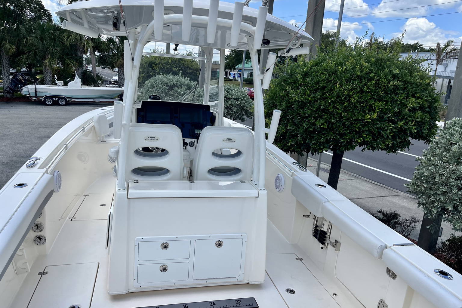 Used 2019 Cobia 301 #Z053 image 12