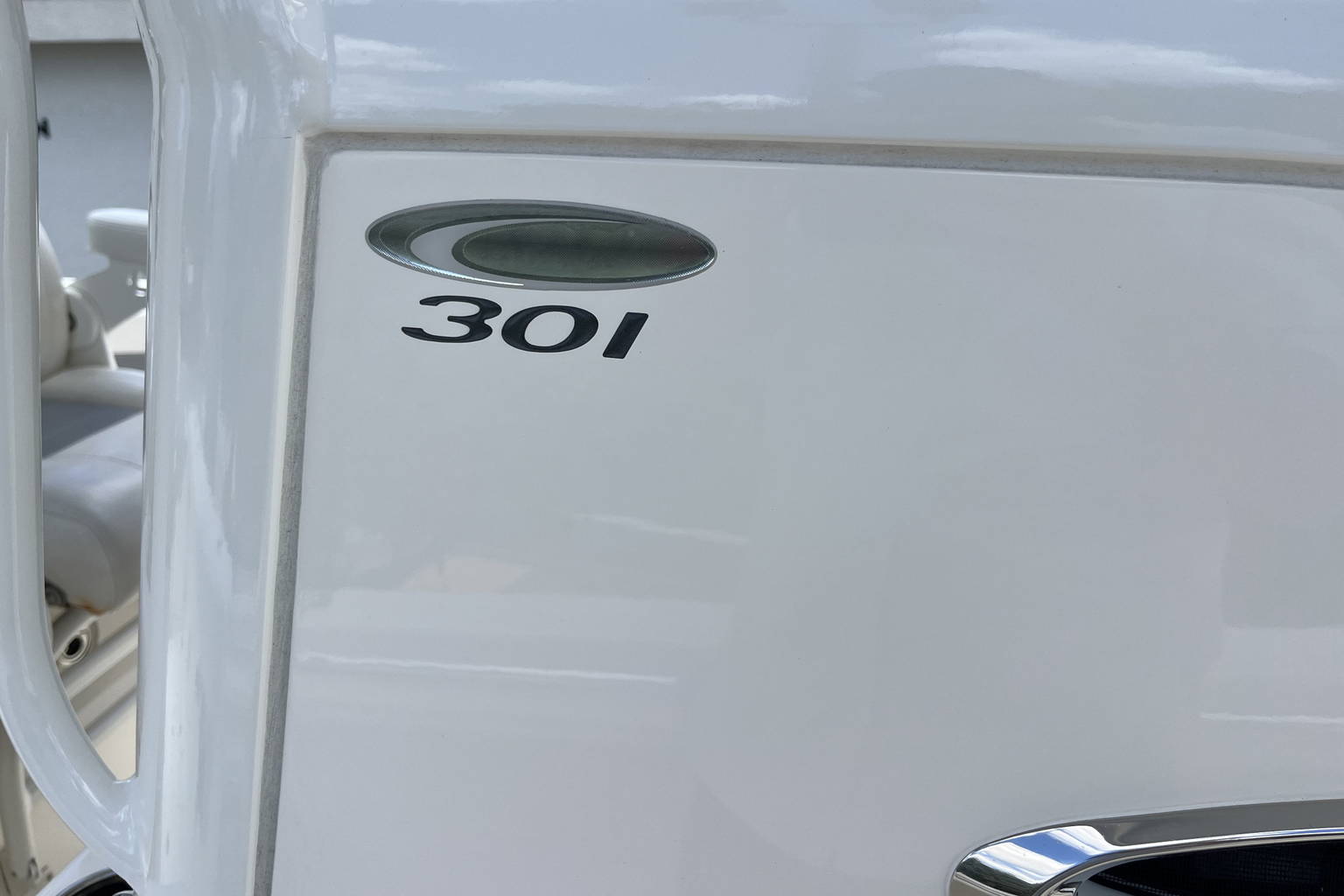 Used 2019 Cobia 301 #Z053 image 29
