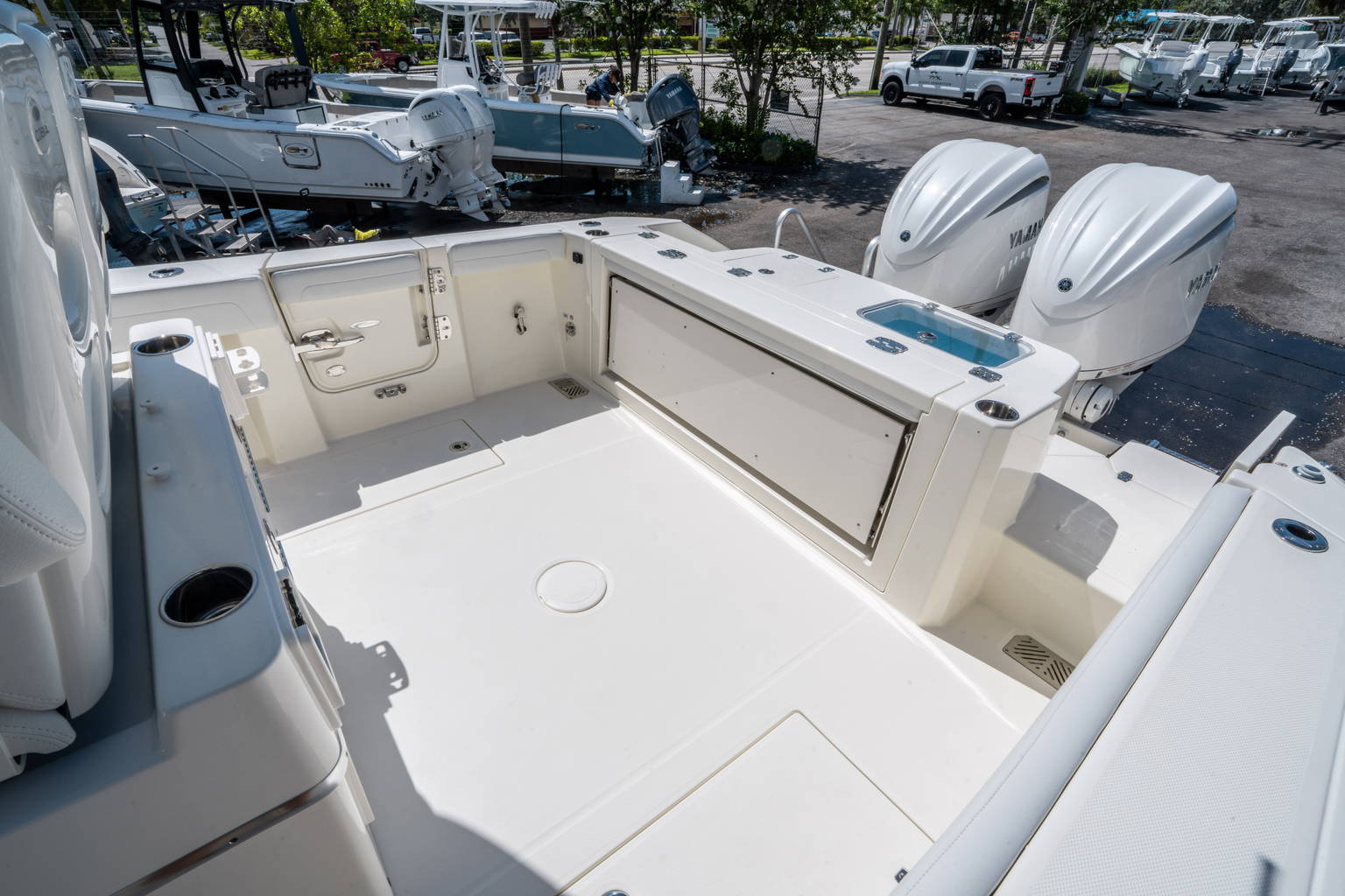 New 2025 Cobia 285 CC #J043 image 11