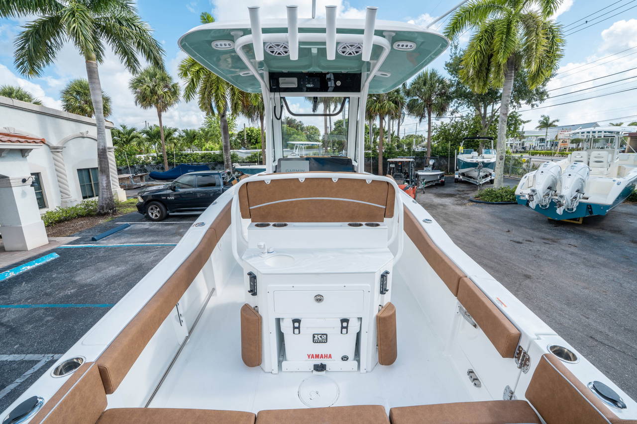 Alternative image of Sea Hunt Ultra 245 SE in West Palm Beach, FL