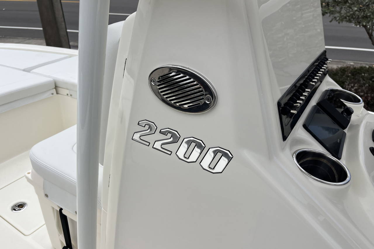 Alternative image of Pathfinder 2200 TRS in Stuart, FL