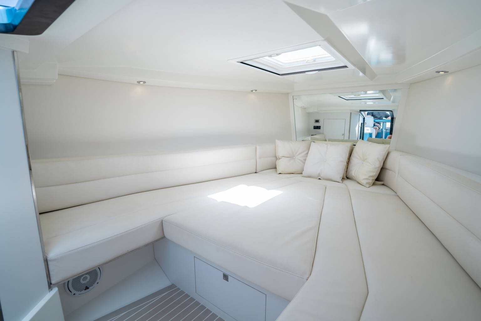 Used 2018 VanDutch 30 #0054 image 26