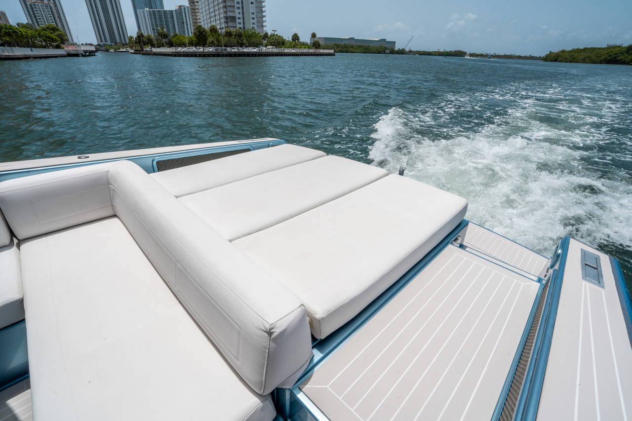 Alternative image of VanDutch 30 in West Palm Beach, FL