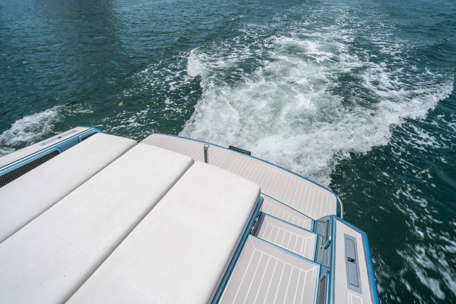 Used 2018 VanDutch 30 #0054 image 8