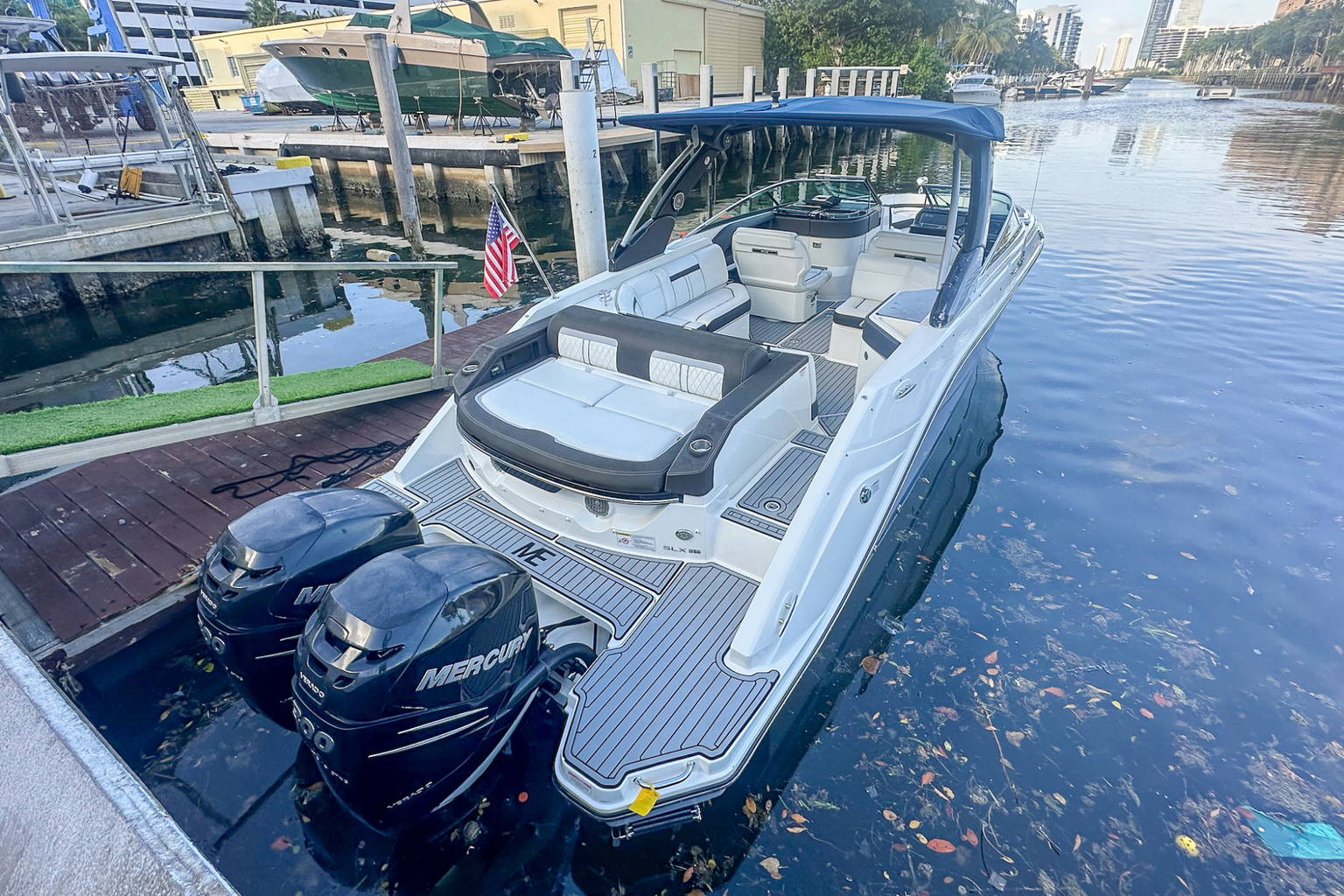 Used 2018 Sea Ray SLX 310 #1273 image 4