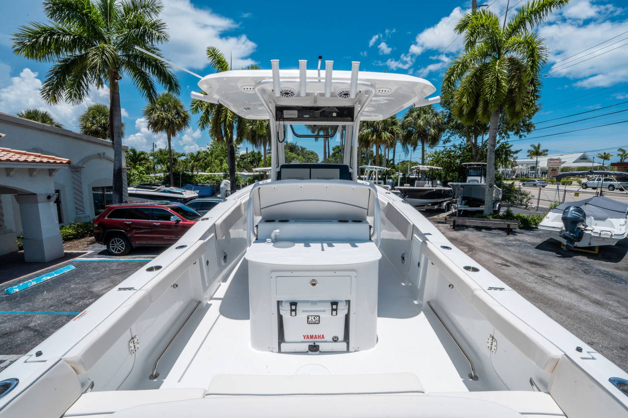 Alternative image of Sea Hunt Ultra 305 SE in West Palm Beach, FL