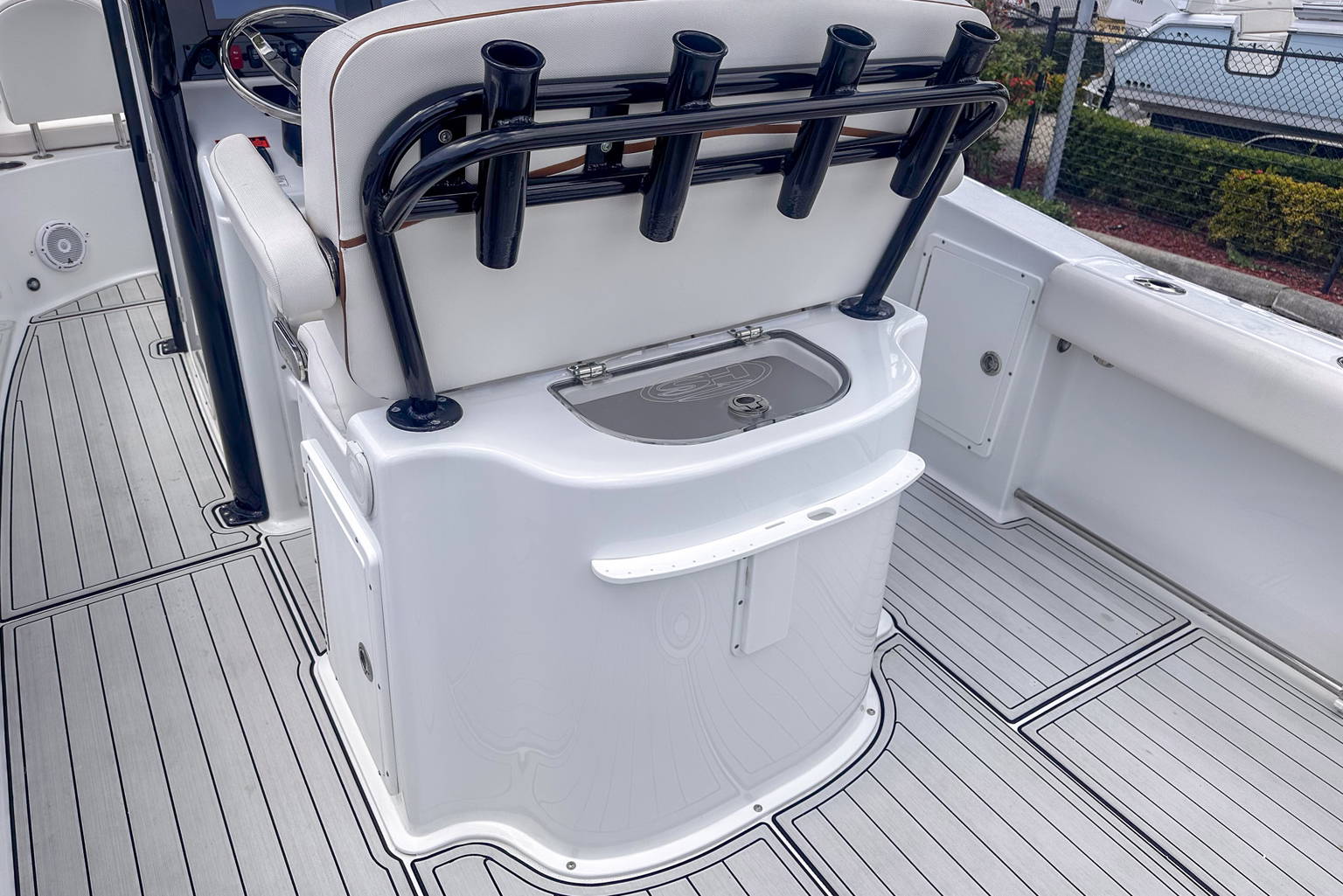 Used 2022 Sea Hunt Gamefish 27 #0337 image 9