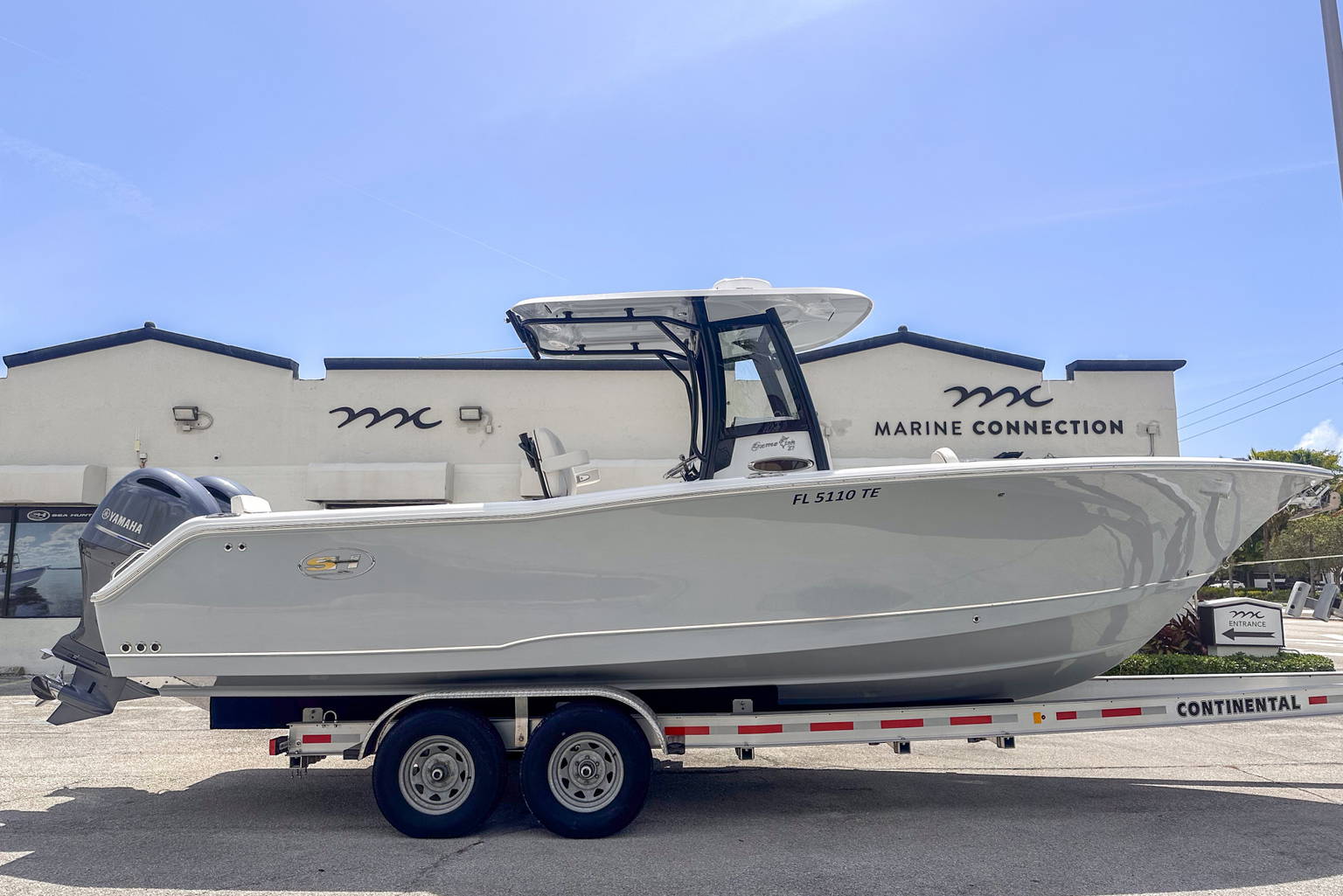 Used 2022 Sea Hunt Gamefish 27 #0337 image 1