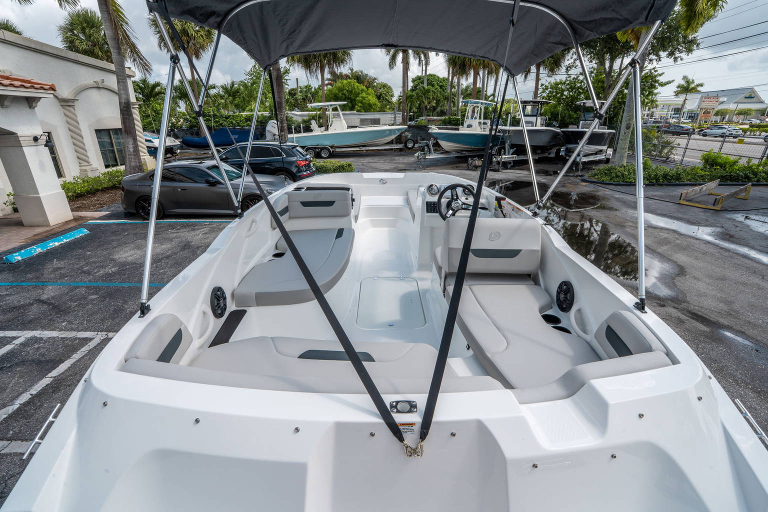 New 2026 Hurricane SunDeck Sport 185 OB #3385 image 9