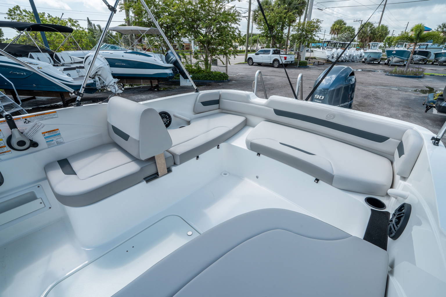 New 2026 Hurricane SunDeck Sport 185 OB #3385 image 11