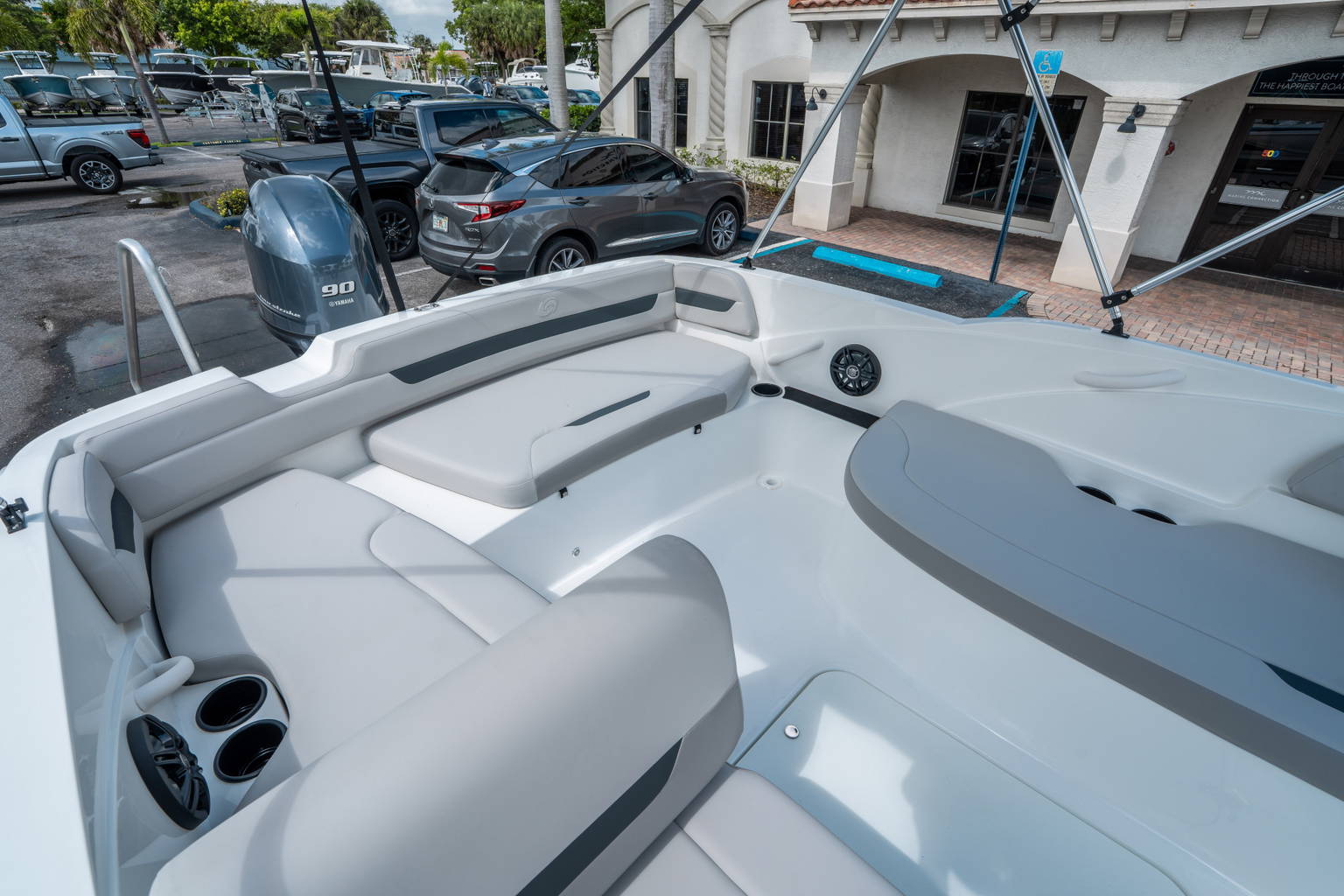 New 2026 Hurricane SunDeck Sport 185 OB #3385 image 12