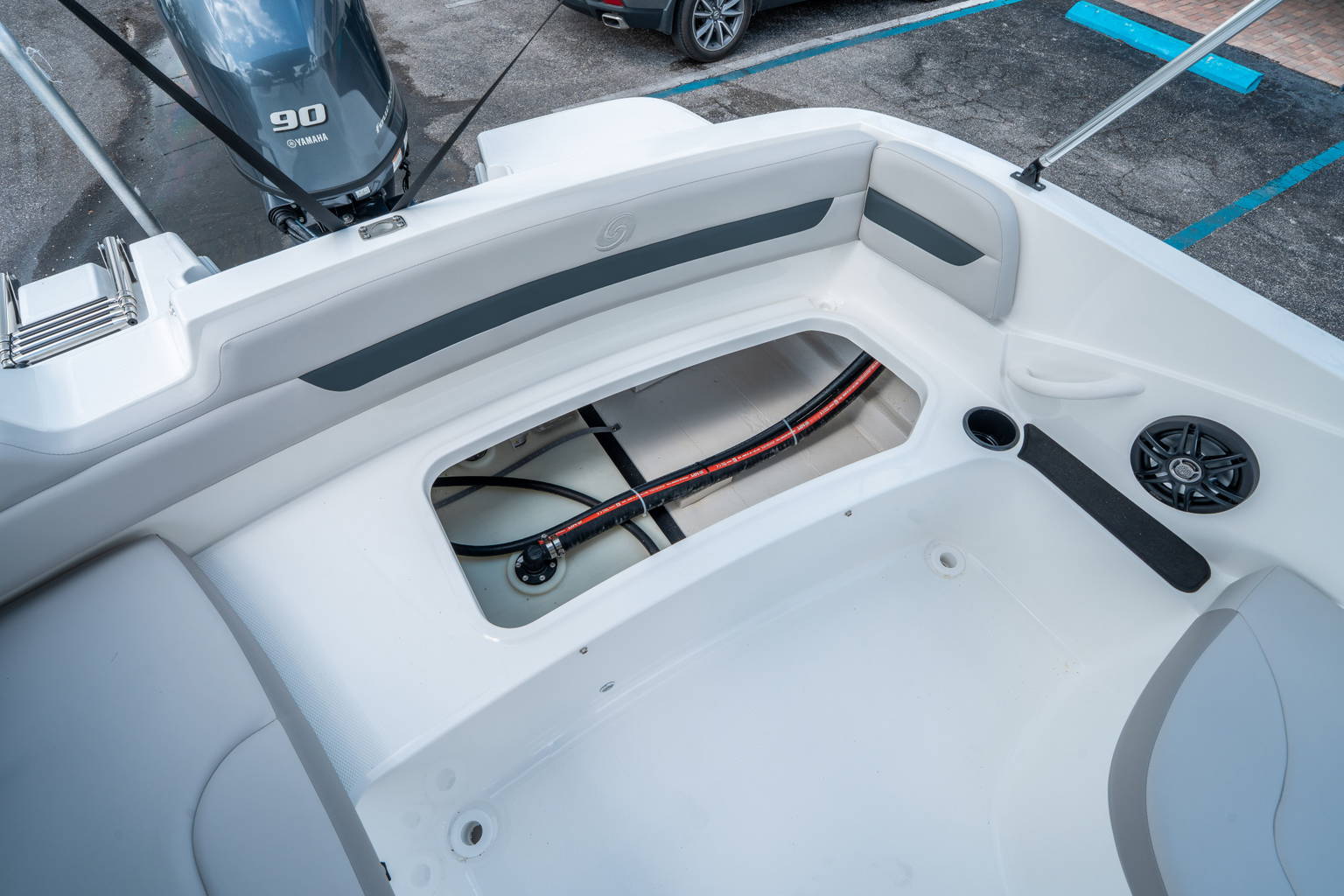 New 2026 Hurricane SunDeck Sport 185 OB #3385 image 13