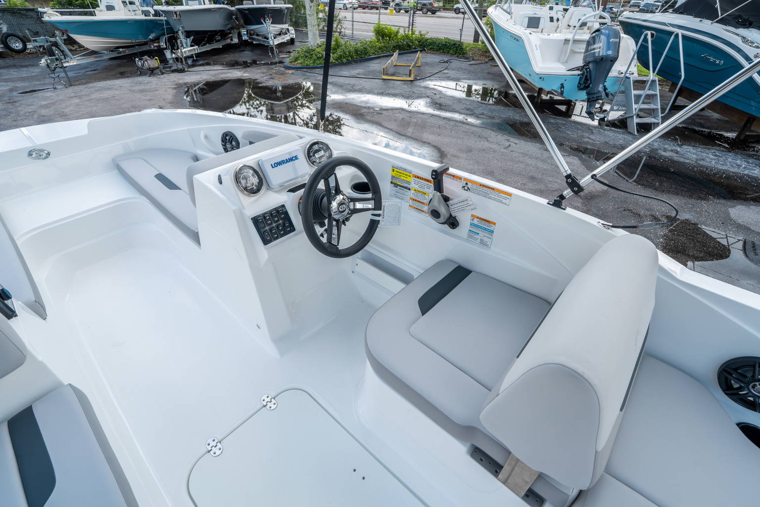 New 2026 Hurricane SunDeck Sport 185 OB #3385 image 17