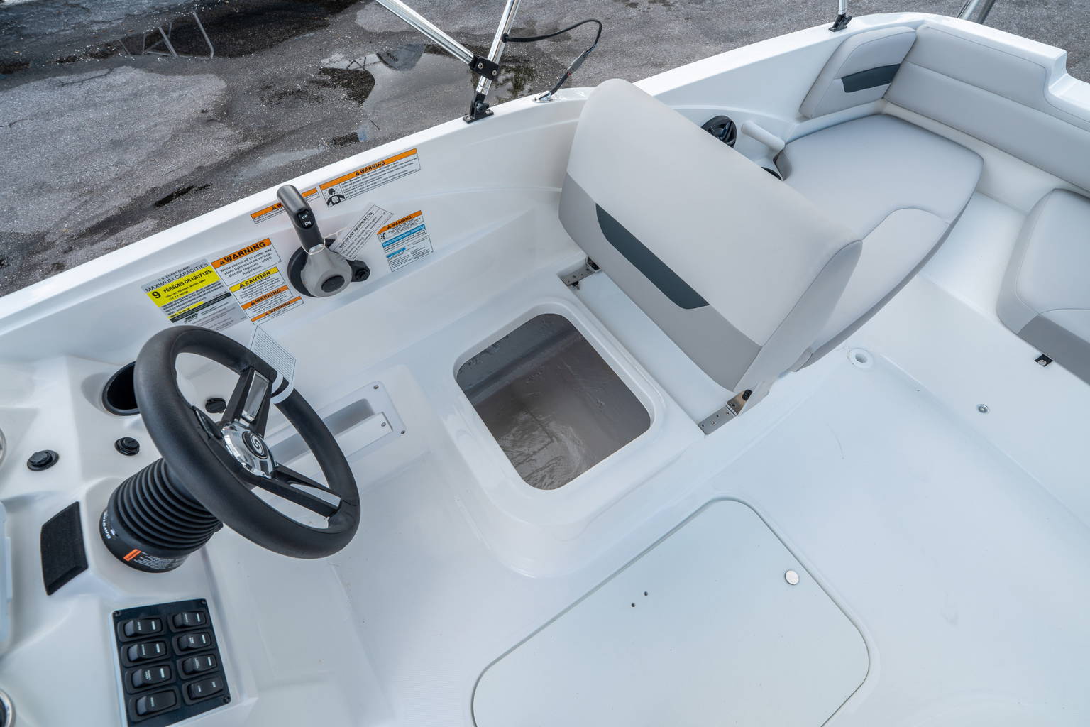 New 2026 Hurricane SunDeck Sport 185 OB #3385 image 19