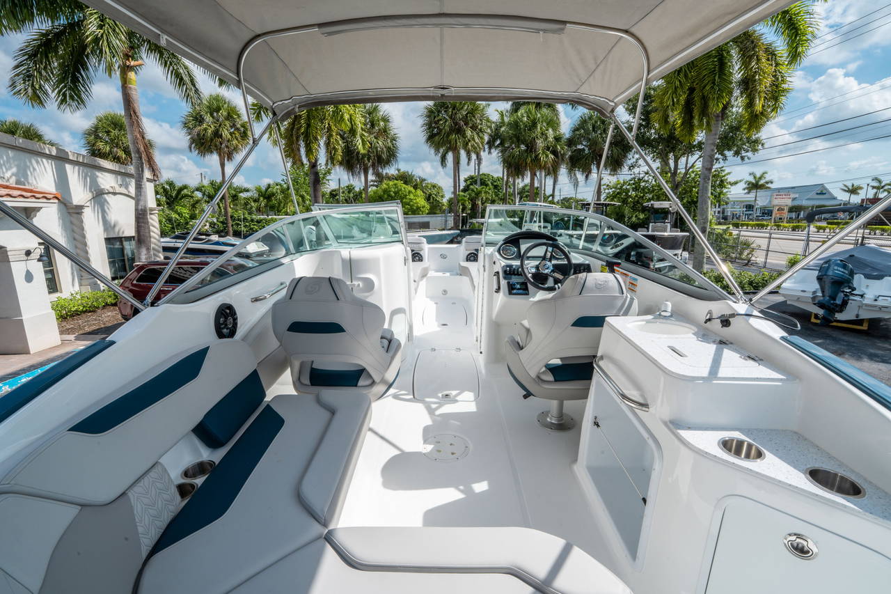 Alternative image of Hurricane SunDeck 2400 OB in Fort Lauderdale, FL