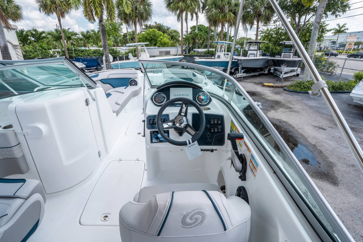 New 2026 Hurricane SunDeck 2400 OB #3391 image 17