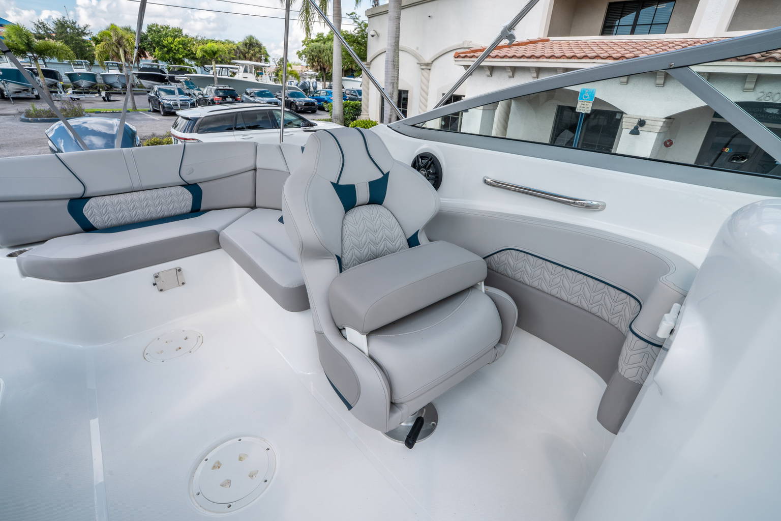 New 2026 Hurricane SunDeck 2400 OB #3391 image 20