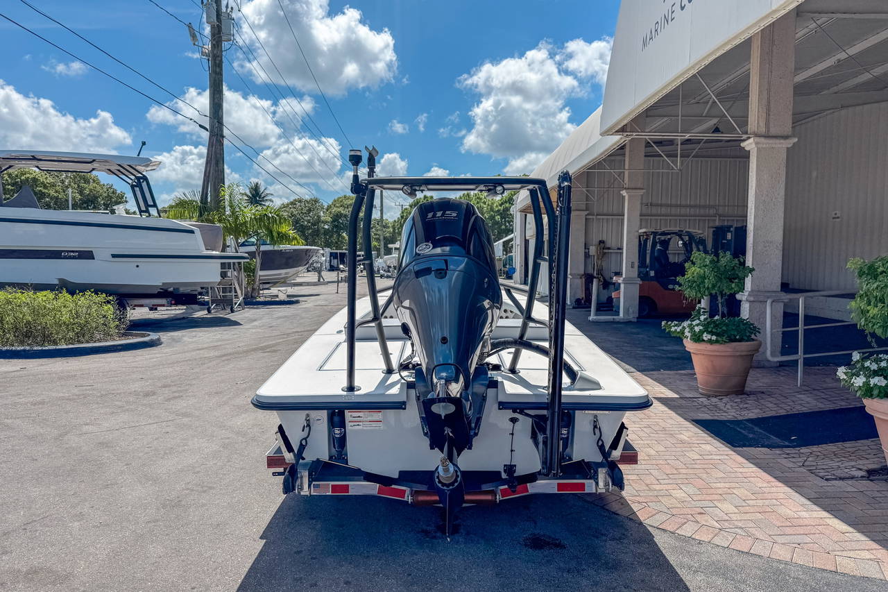 Alternative image of Maverick 18 HPX-V in Fort Lauderdale, FL