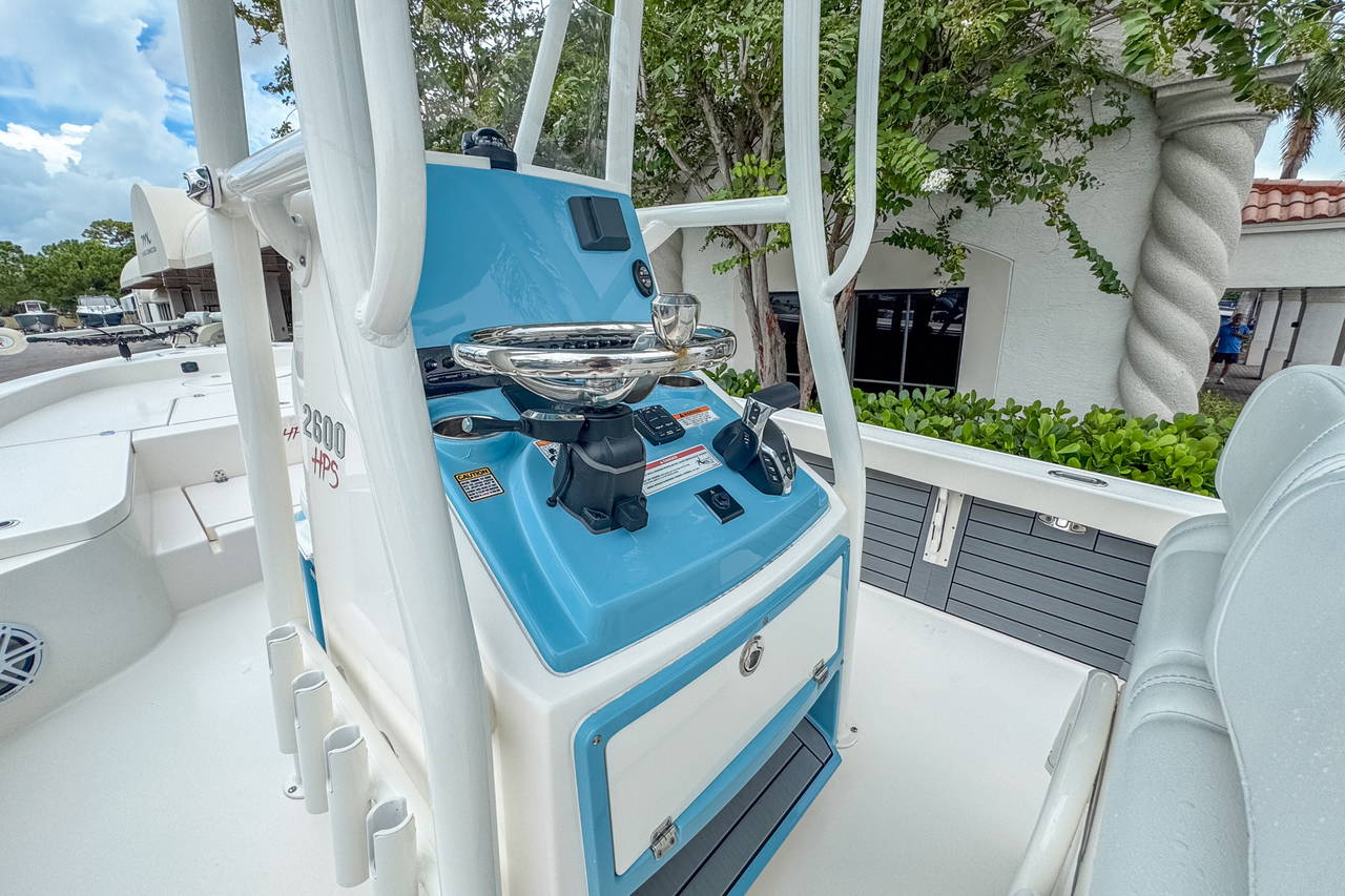 Alternative image of Pathfinder 2600 HPS in Stuart, FL