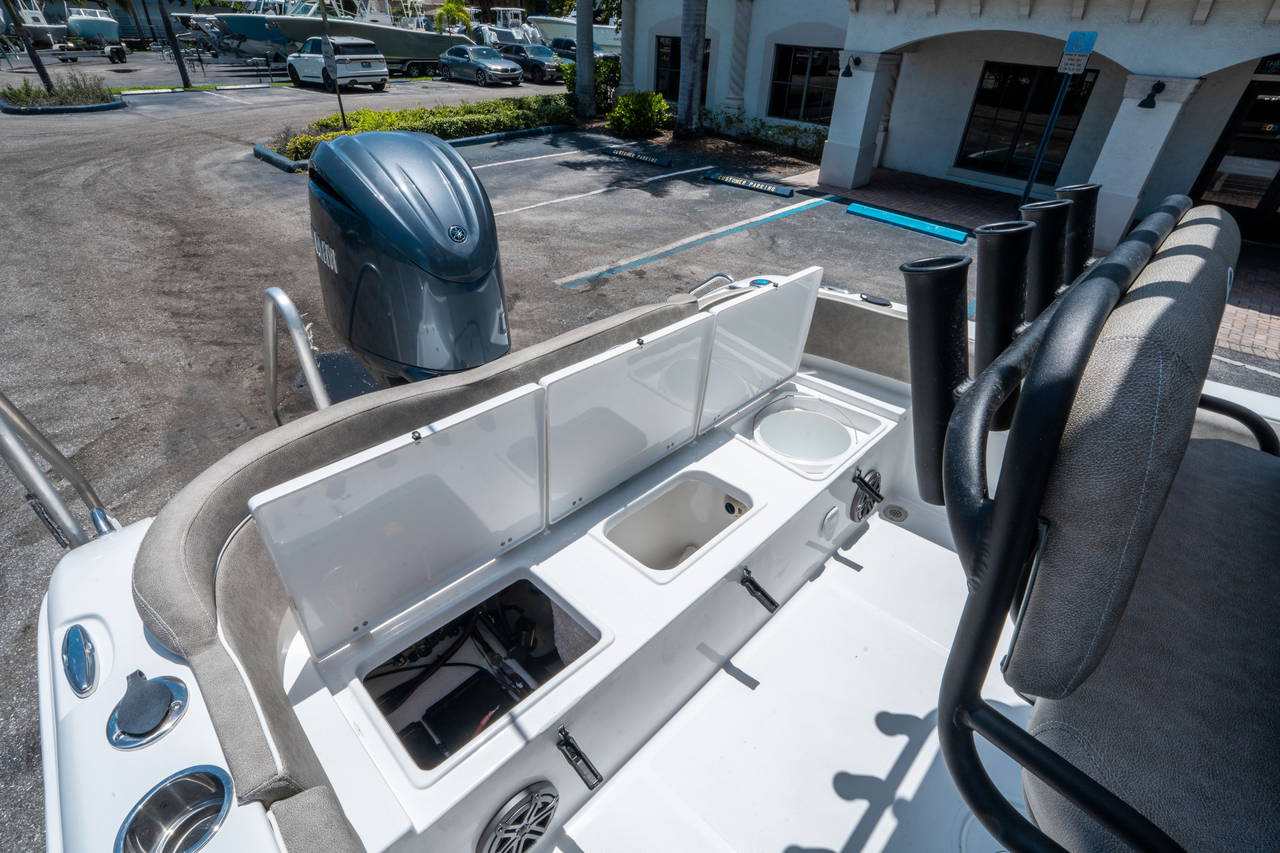 Alternative image of Sea Hunt Ultra 219 in West Palm Beach, FL