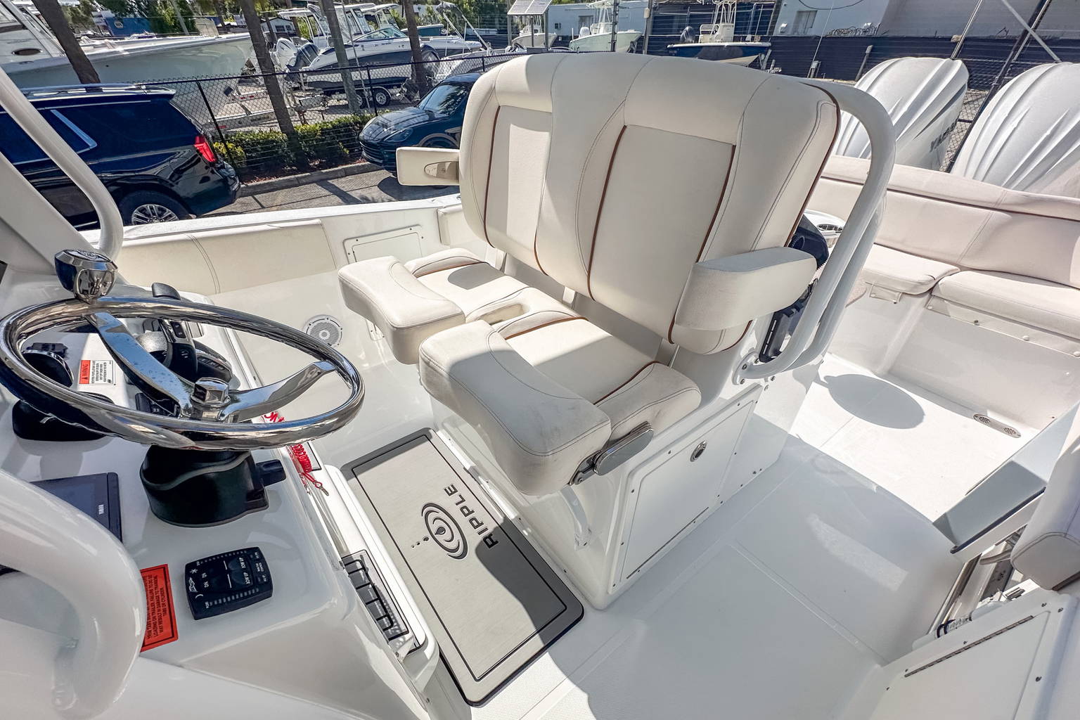 Used 2022 Sea Hunt Ultra 305 SE #0062 image 17