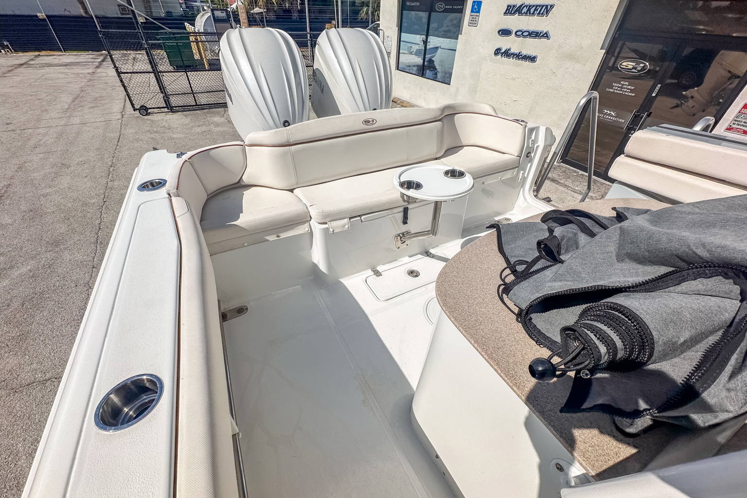 Used 2022 Sea Hunt Ultra 305 SE #0062 image 9