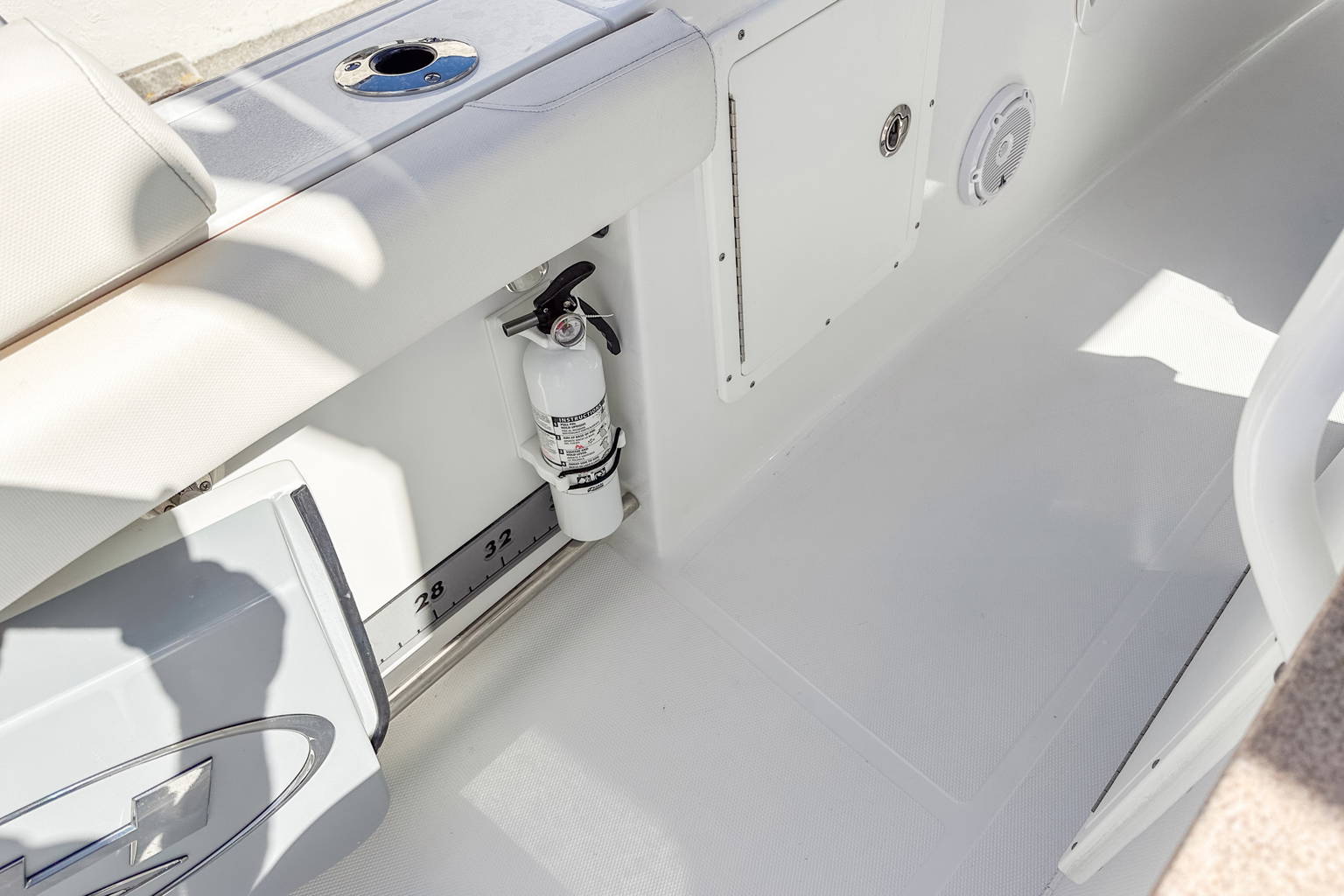 Used 2022 Sea Hunt Ultra 305 SE #0062 image 12