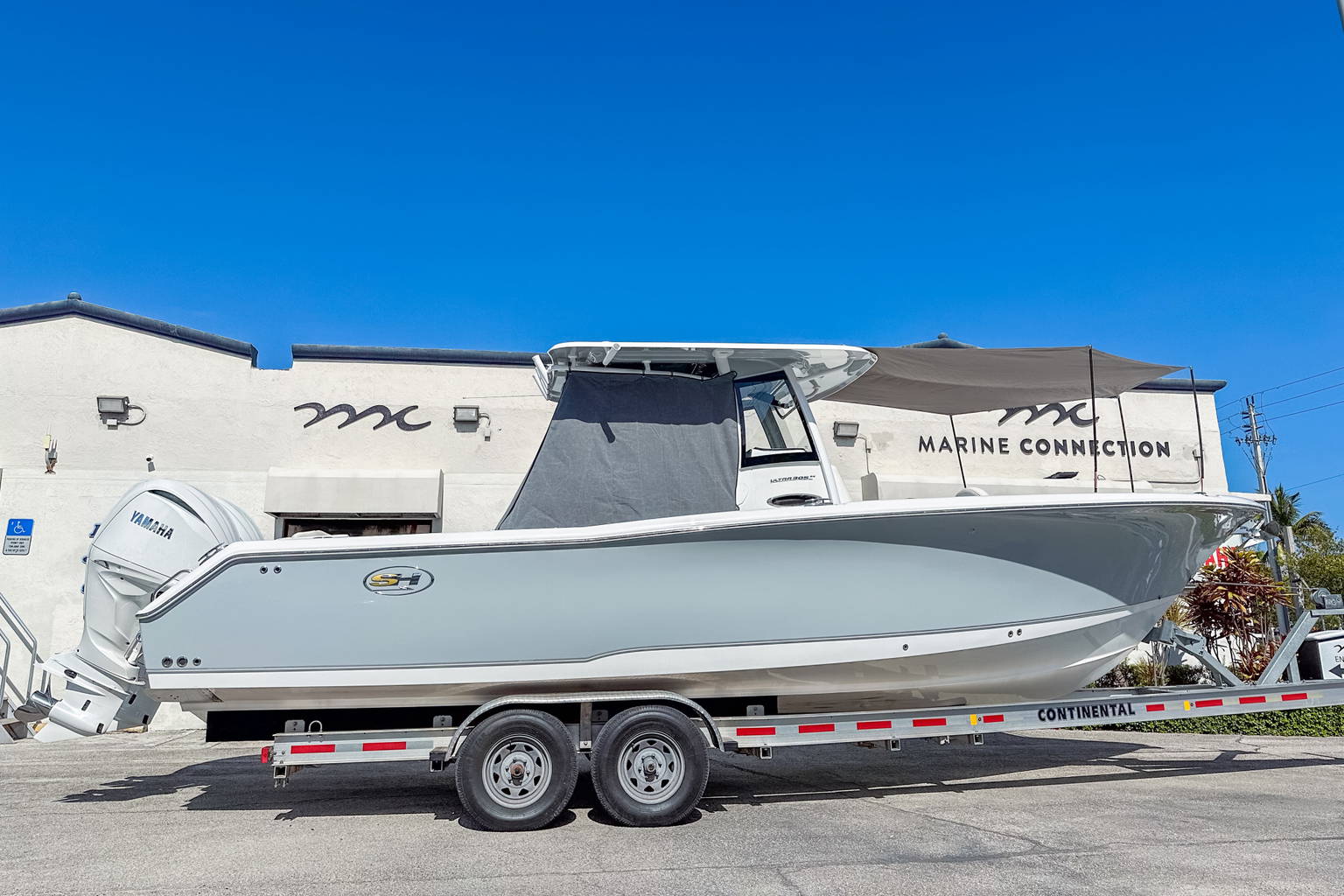 Used 2022 Sea Hunt Ultra 305 SE #0062 image 2