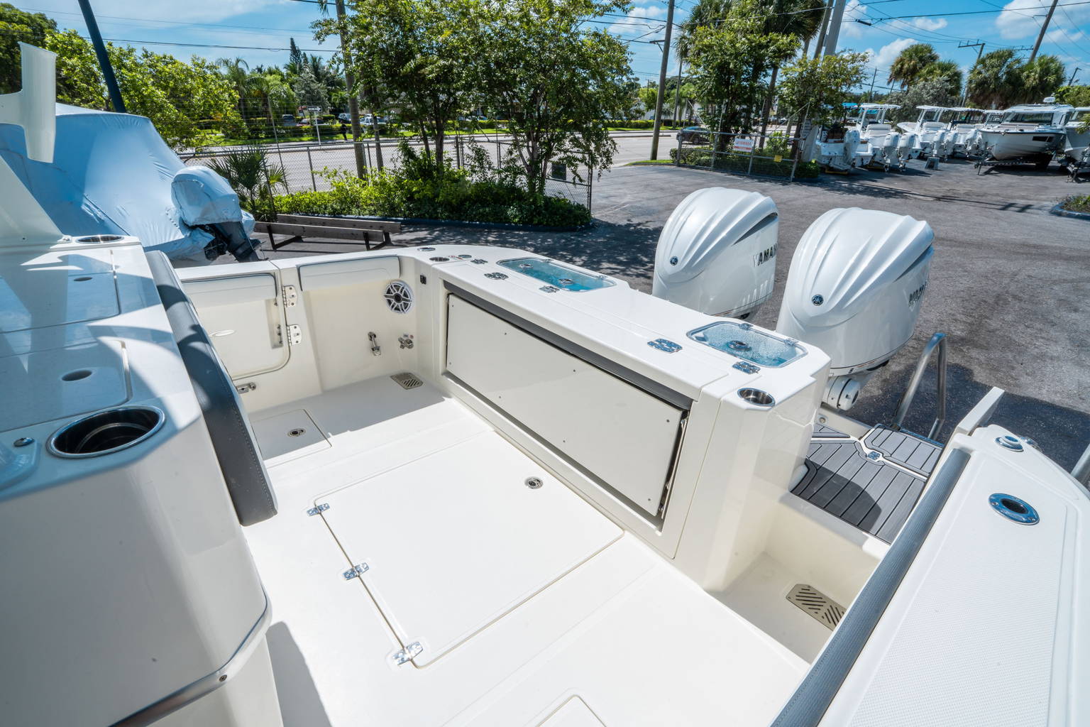Alternative image of Cobia 305 CC in Florida Keys, FL
