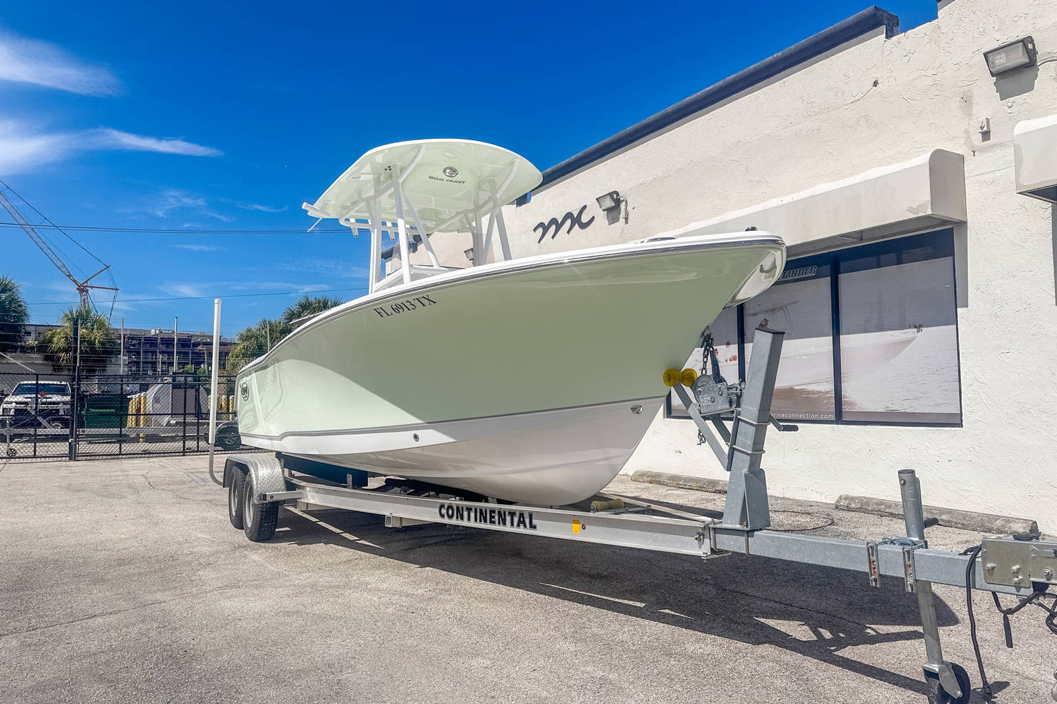 Used 2024 Sea Hunt Ultra 229 #0113 image 2