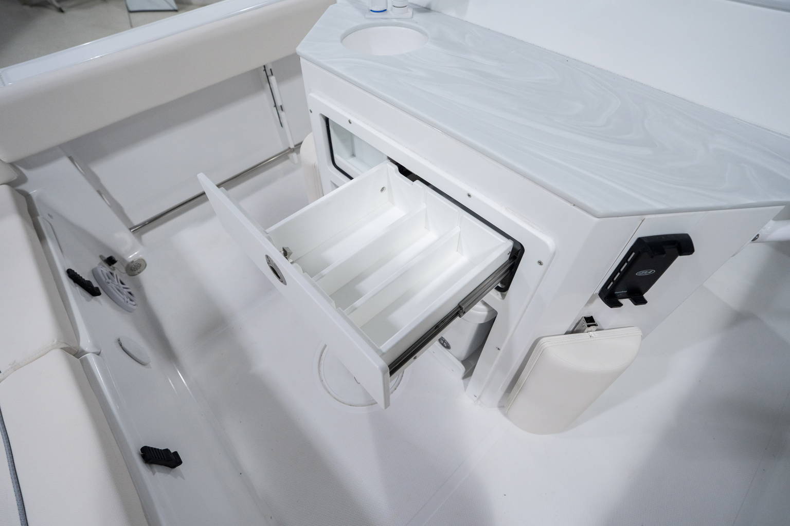 New 2026 Sea Hunt Ultra 245 SE #0149 image 12