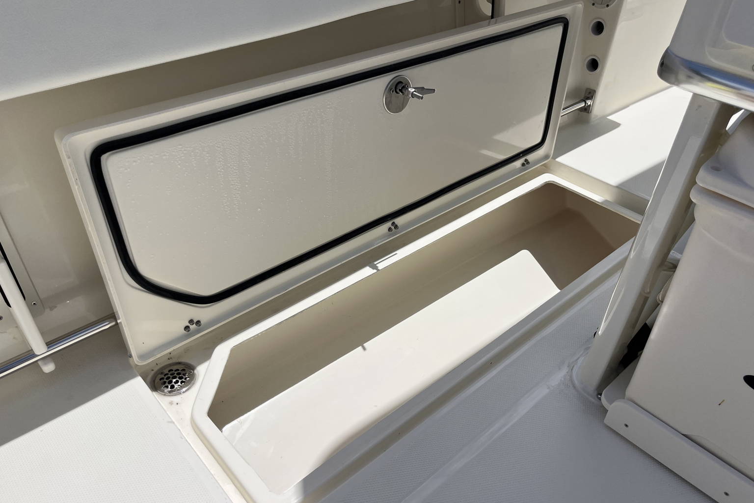 New 2026 Cobia 265 CC #G002 image 41