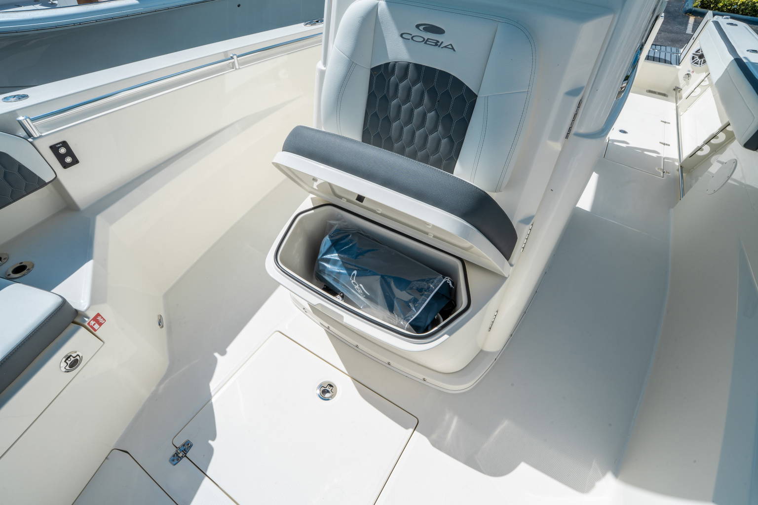 New 2026 Cobia 285 CC #J004 image 28