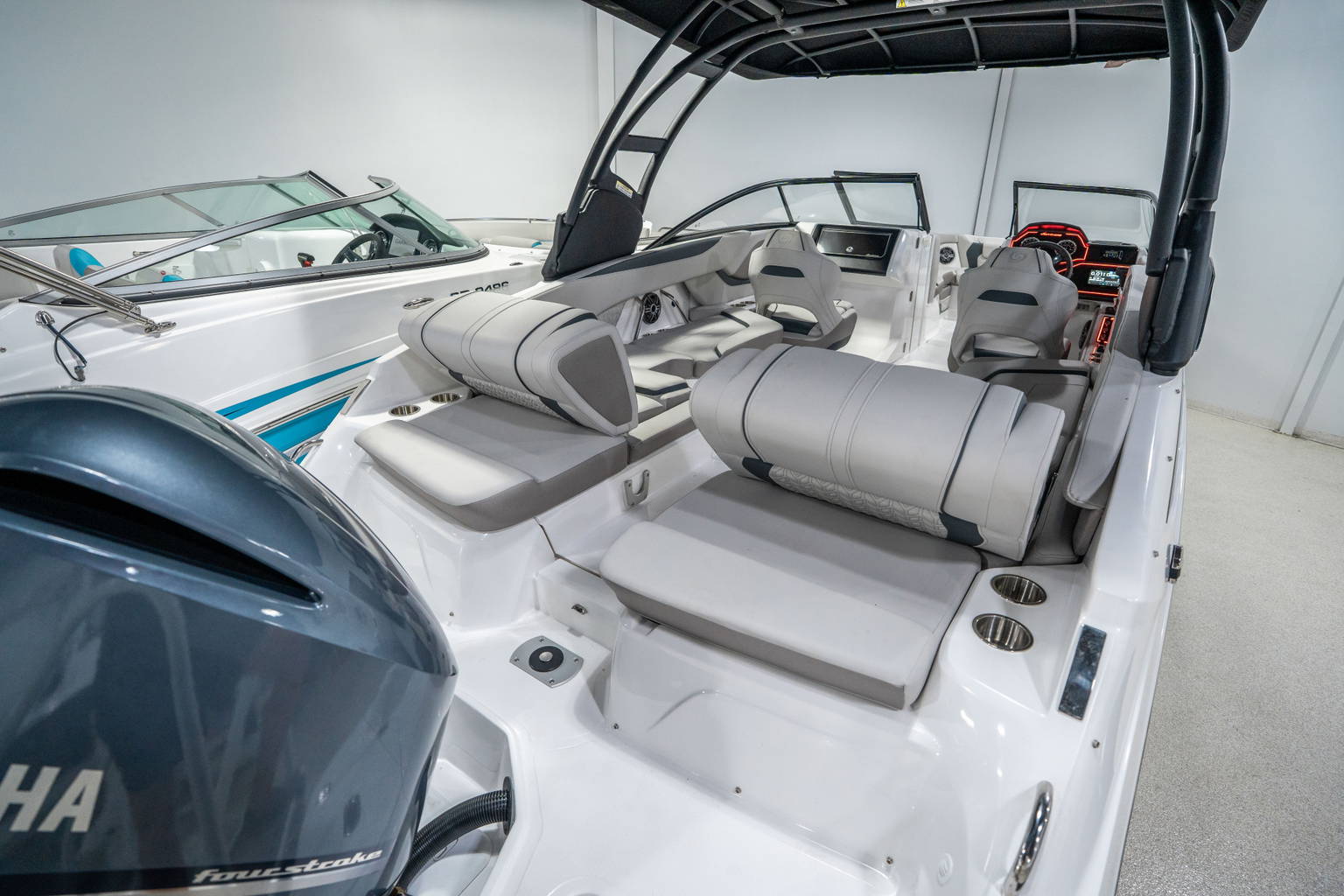 New 2026 Hurricane SunDeck 2600 OB #3386 image 5