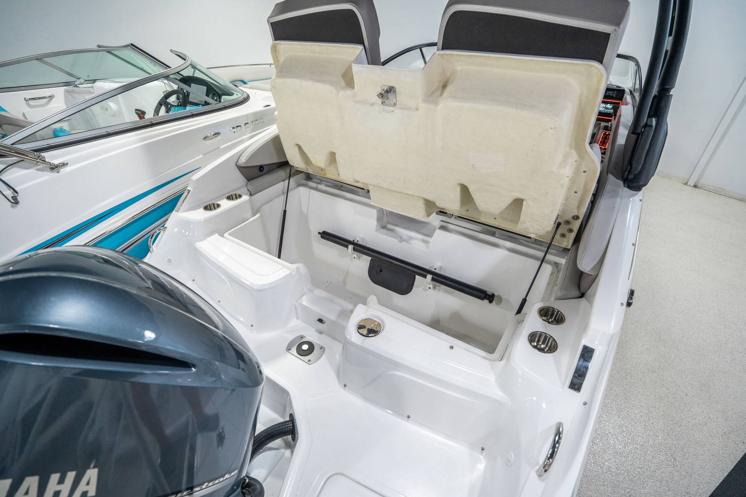 New 2026 Hurricane SunDeck 2600 OB #3386 image 8