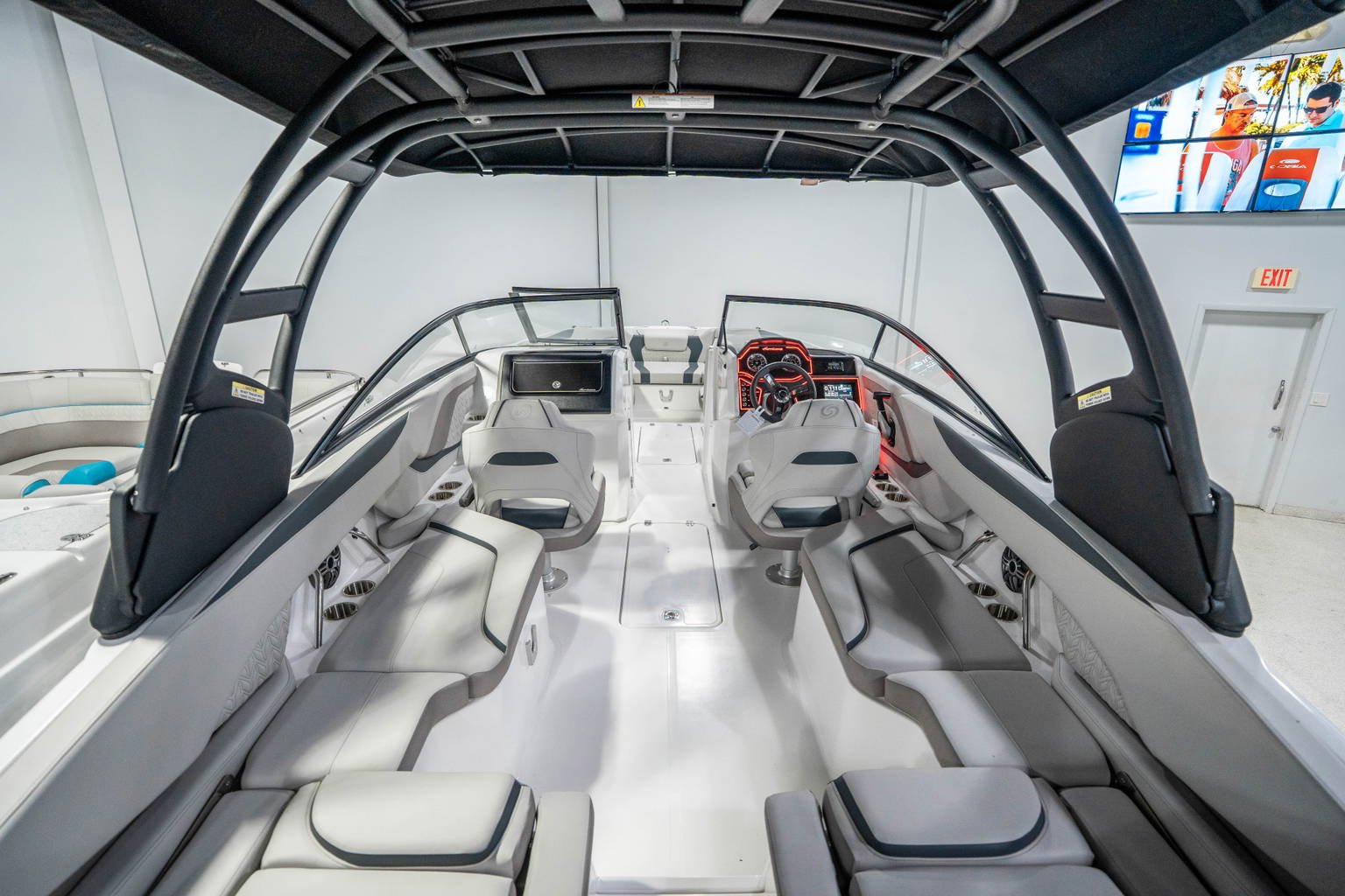 New 2026 Hurricane SunDeck 2600 OB #3386 image 9