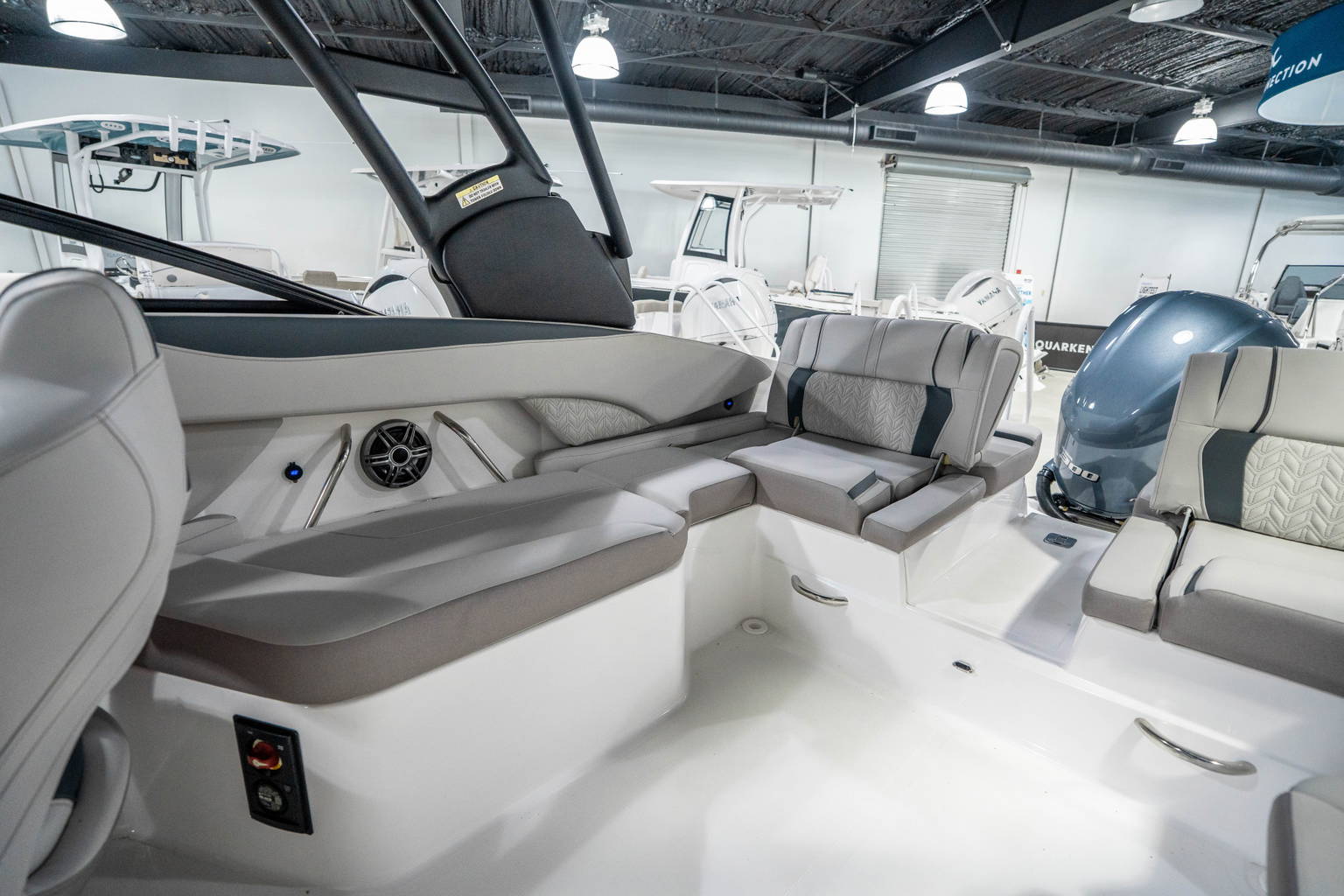 New 2026 Hurricane SunDeck 2600 OB #3386 image 10