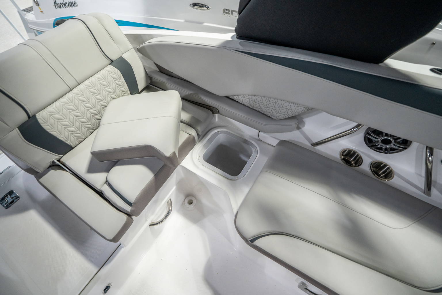 New 2026 Hurricane SunDeck 2600 OB #3386 image 12