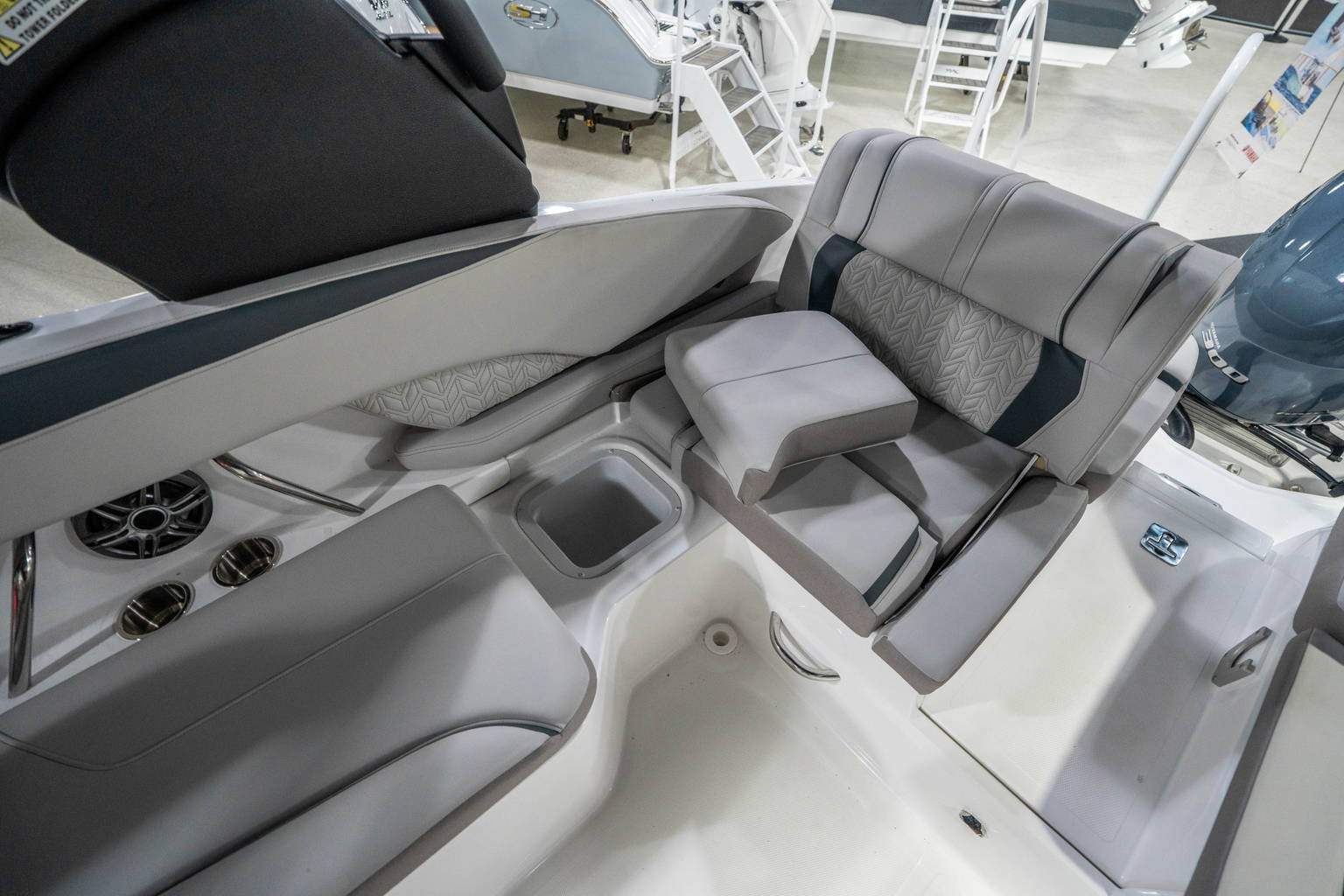 New 2026 Hurricane SunDeck 2600 OB #3386 image 14